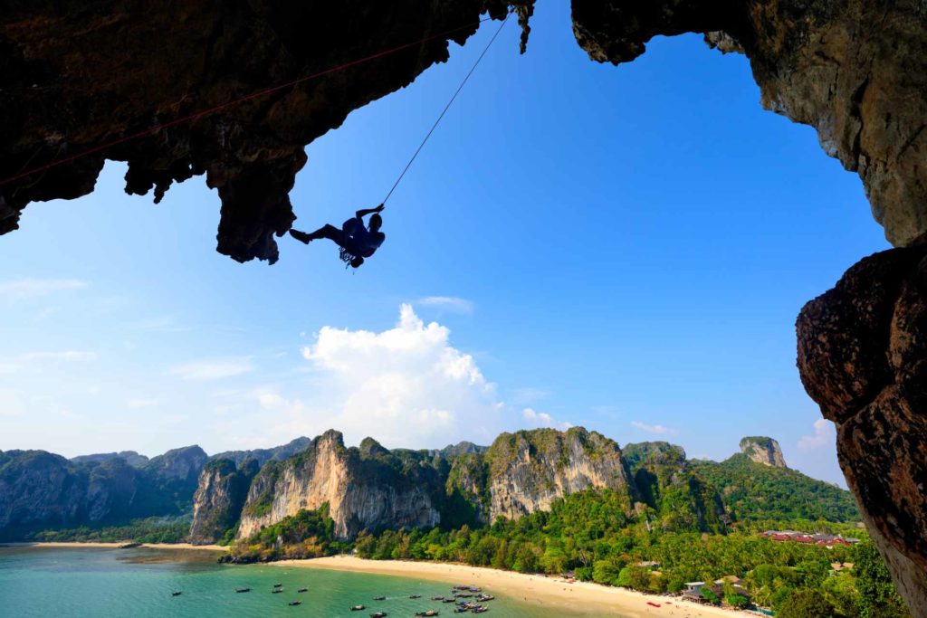 Kletterer am Railay Beach in Krabi