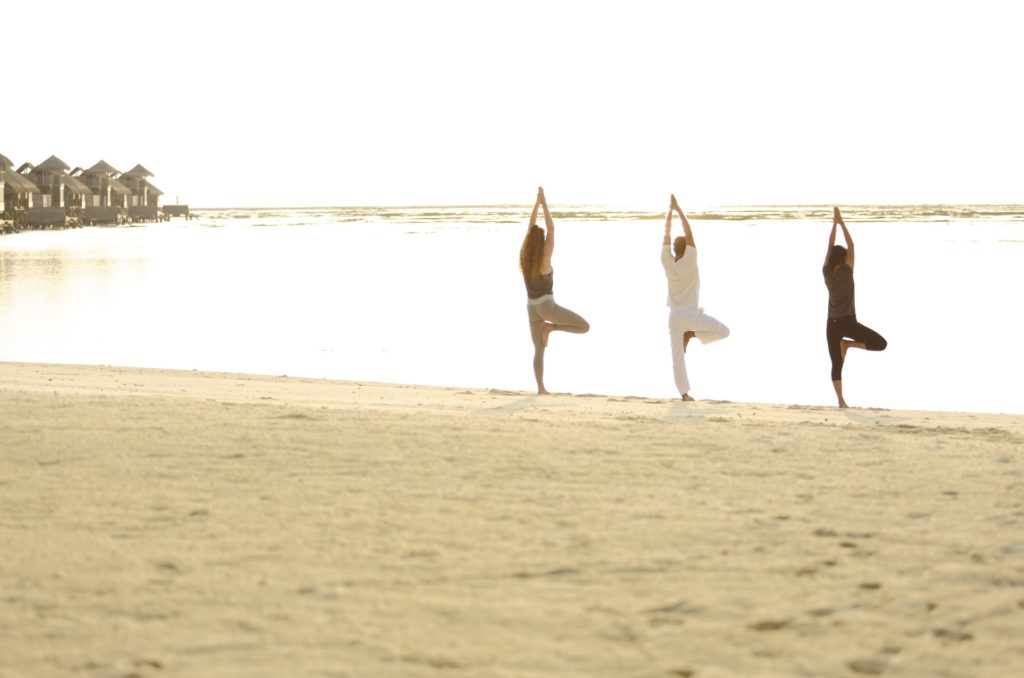 Yoga zum Sonnenaufgang im Gili Lankanfushi