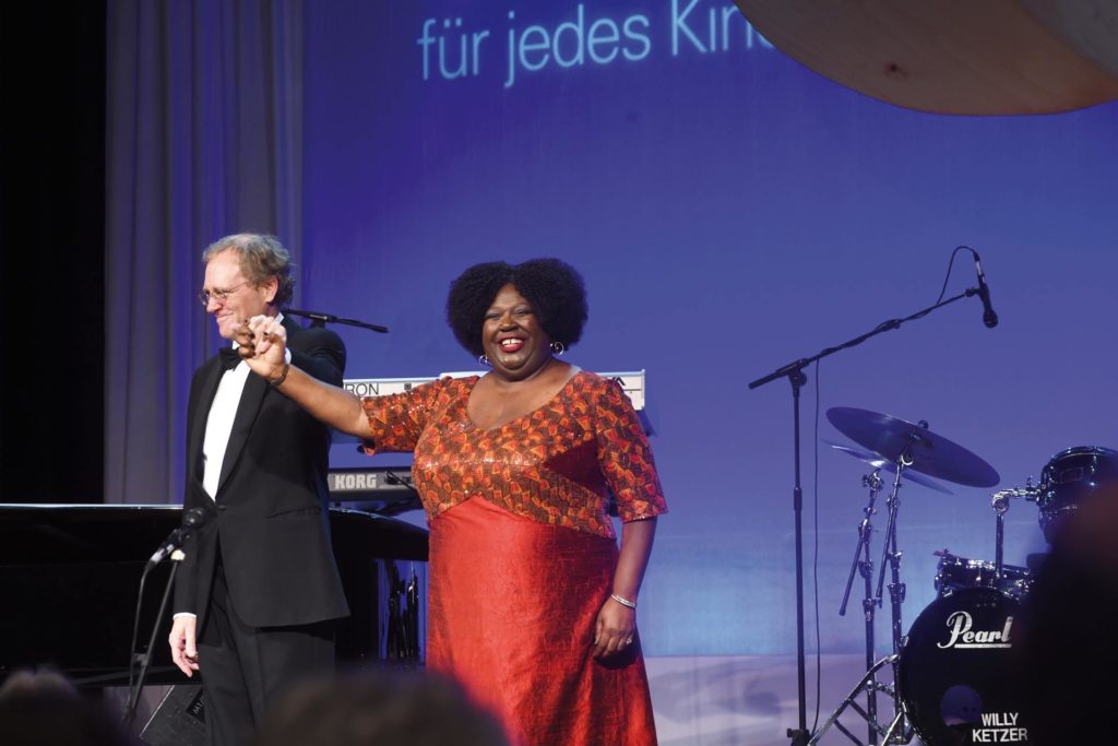 Mezzosopranistin Bonita Hyman beim UNICEF-Konzert in Filzmoos