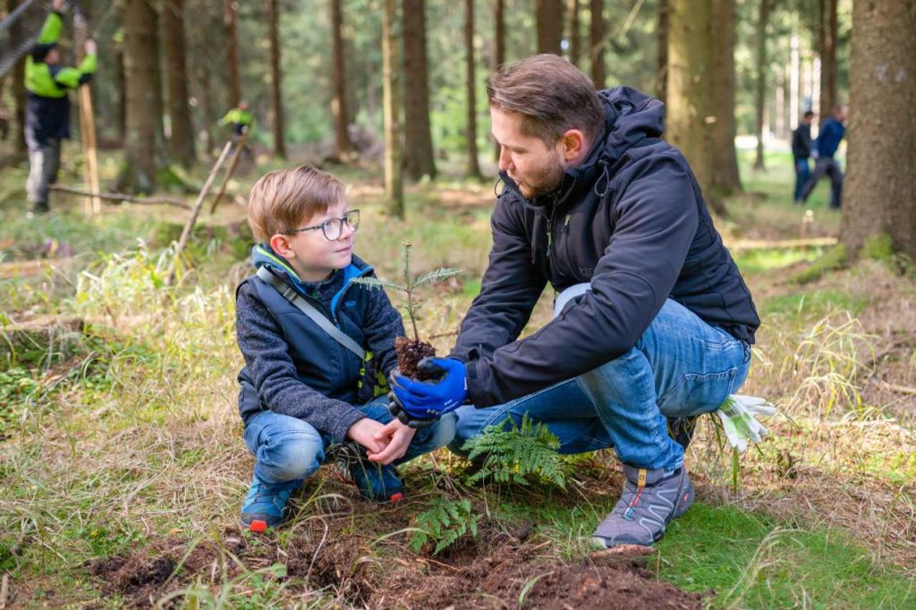 Baumpflanzaktion Walderlebnistage Thüringer Wald