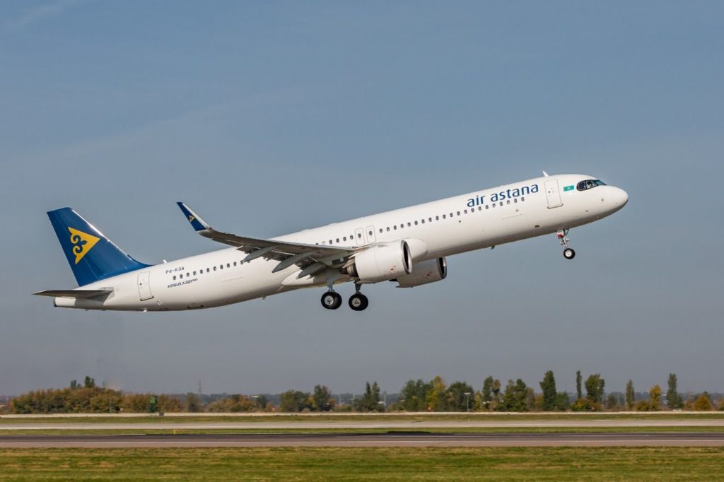 Air Astana Airbus A321LR Super Arrow beim Start