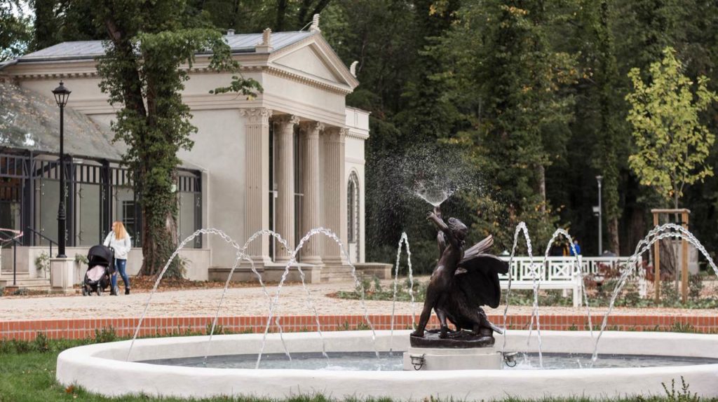 Orangerie im Park von Zatonie