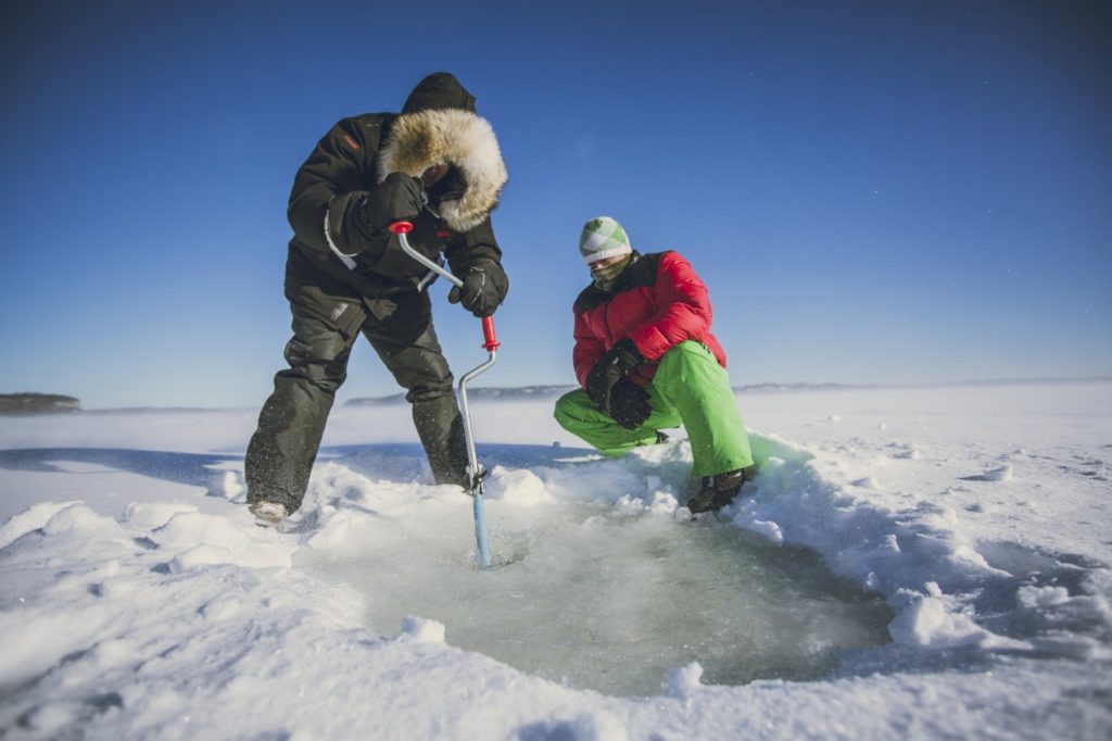 Eisfischer auf dem Lake Superior