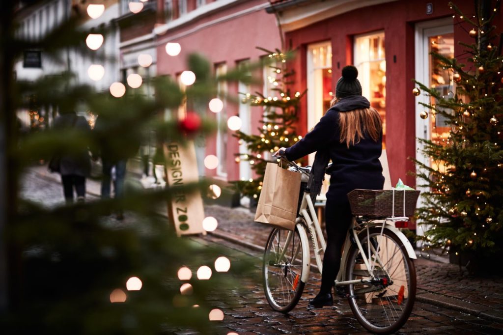 Weihnachtliche Einkaufsstraße in Aarhus