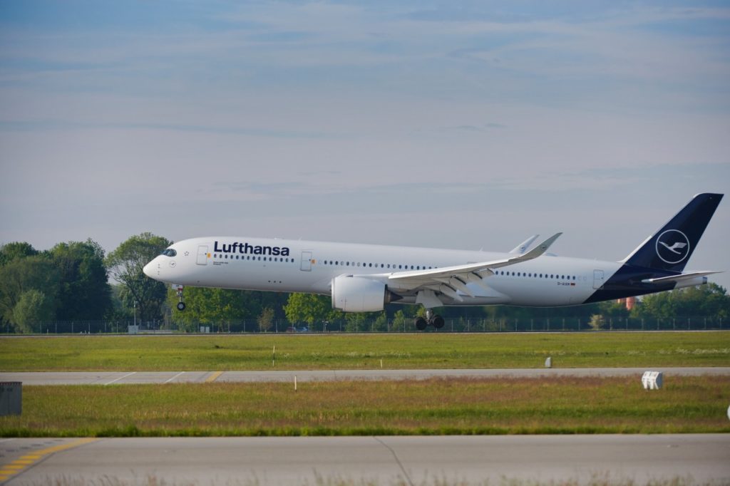 Lufthansa Airbus A350-900 von Hamburg auf die Falklandinseln