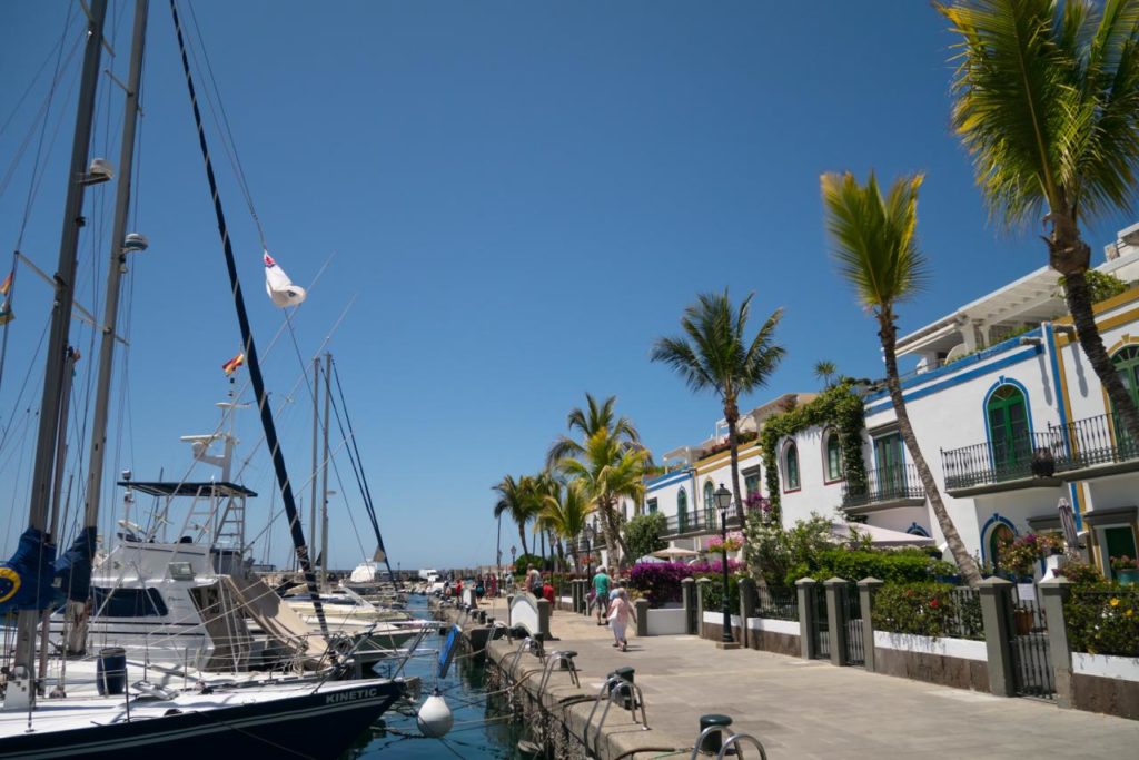Puerto de Mogan Hafen und Promenade