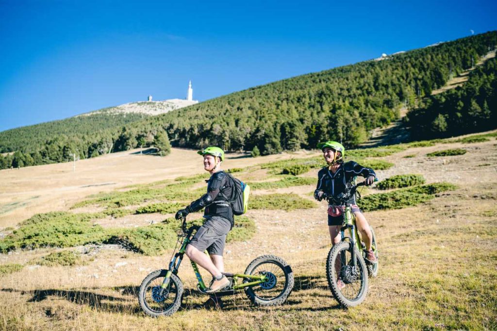 Abfahrt vom Mont-Ventoux mit dem E-Roller