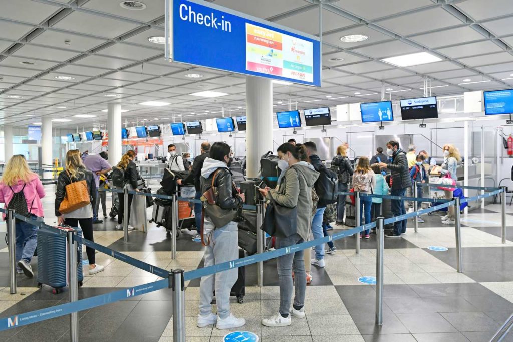 Passagiere Check In Flughafen München