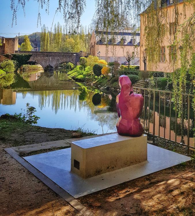 Melusina-Statue im Grund-Viertel von Luxemburg