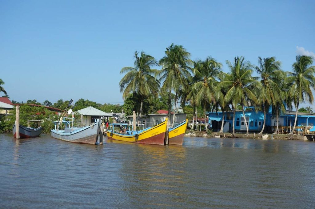 Fortbewegungsmittel Boot Suriname