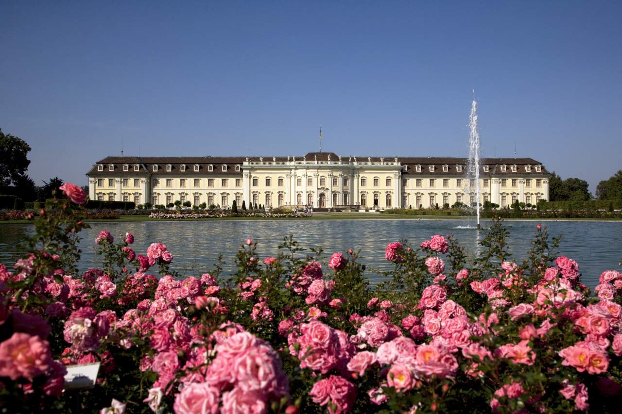 Barockschloss Ludwigsburg mit dem Garten Blühendes Barock