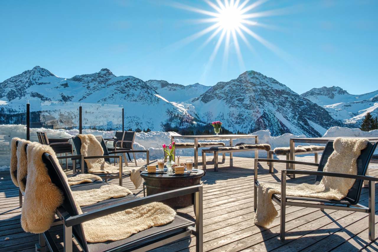 Arosa Hof Maran Terrasse mit Ausblick