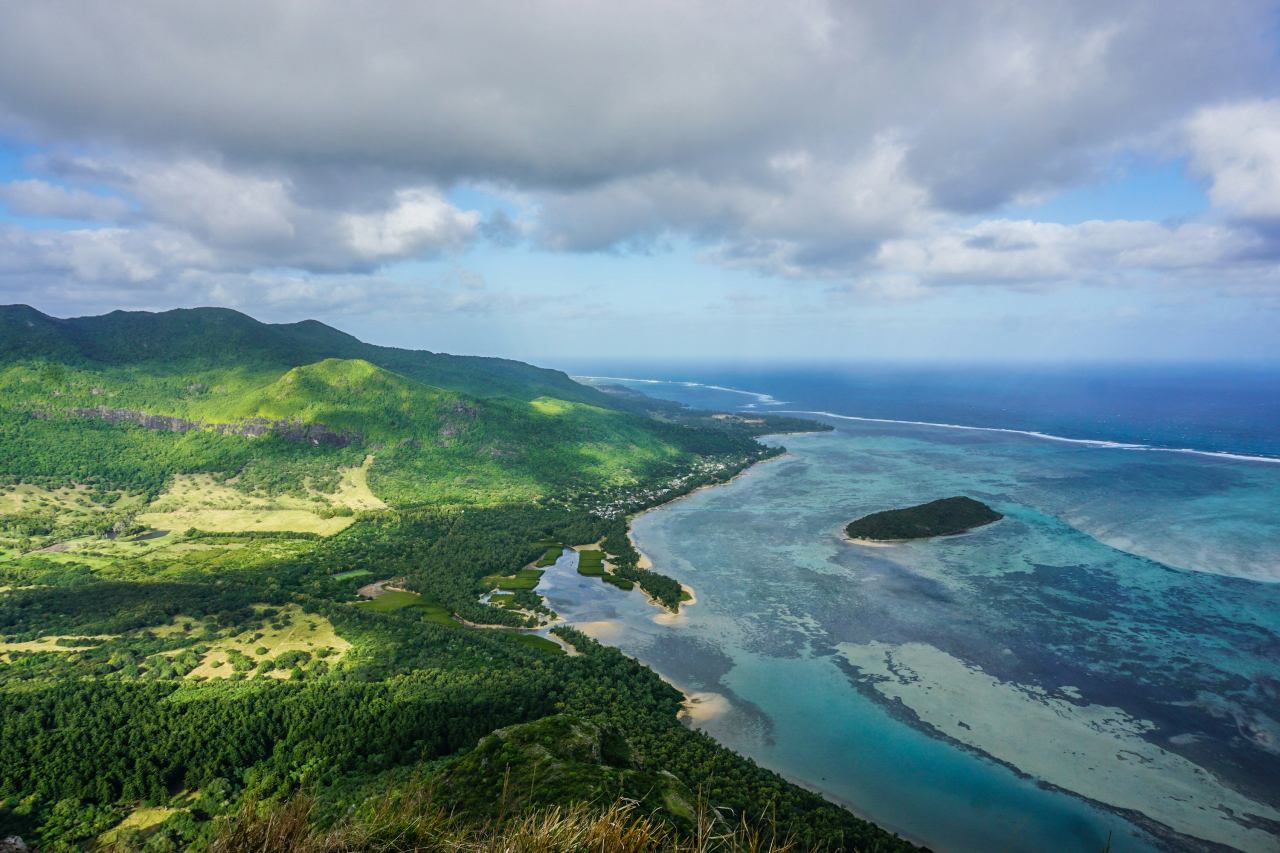 Grüne Küste Mauritius Le Morne