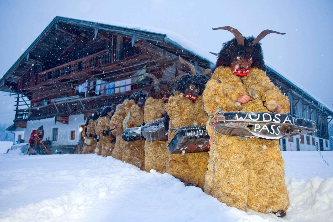 Perchtenlauf Tradition Breitenbach