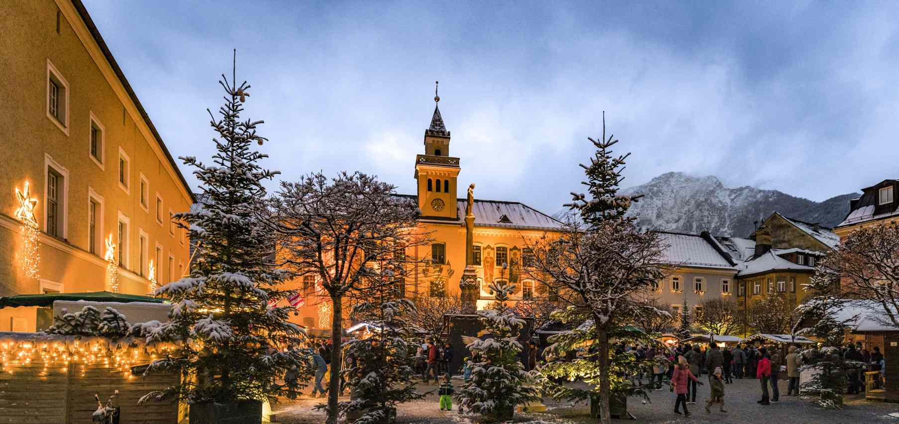 Tannen Rathausplatz Bad Reichenhall Christkindlmarkt