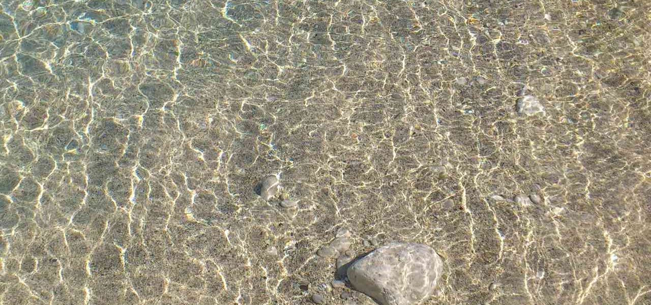 Agios Spyridon klares Wasser am Strand