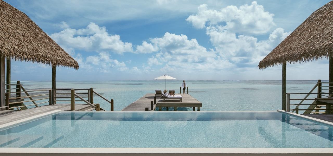 COMO Cocoa Island Overwater Villa mit Pool