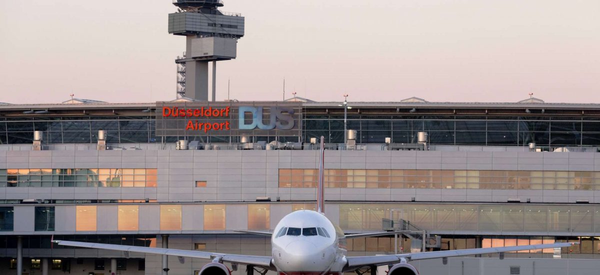 Flughafen Düsseldorf Flugzeug auf dem Vorfeld