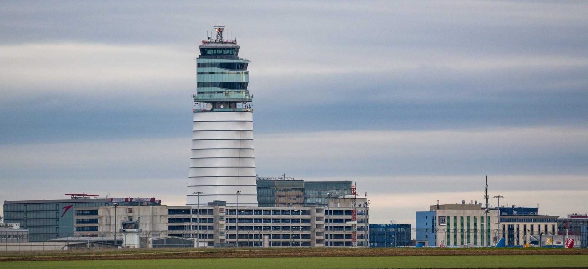 Flughafen Wien Tower und Gelände