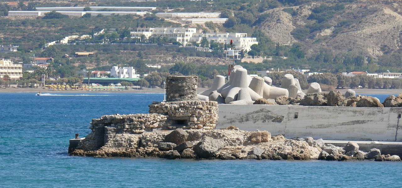 Ierapetra Hafeneinfahrt Wellenbrecher Strand