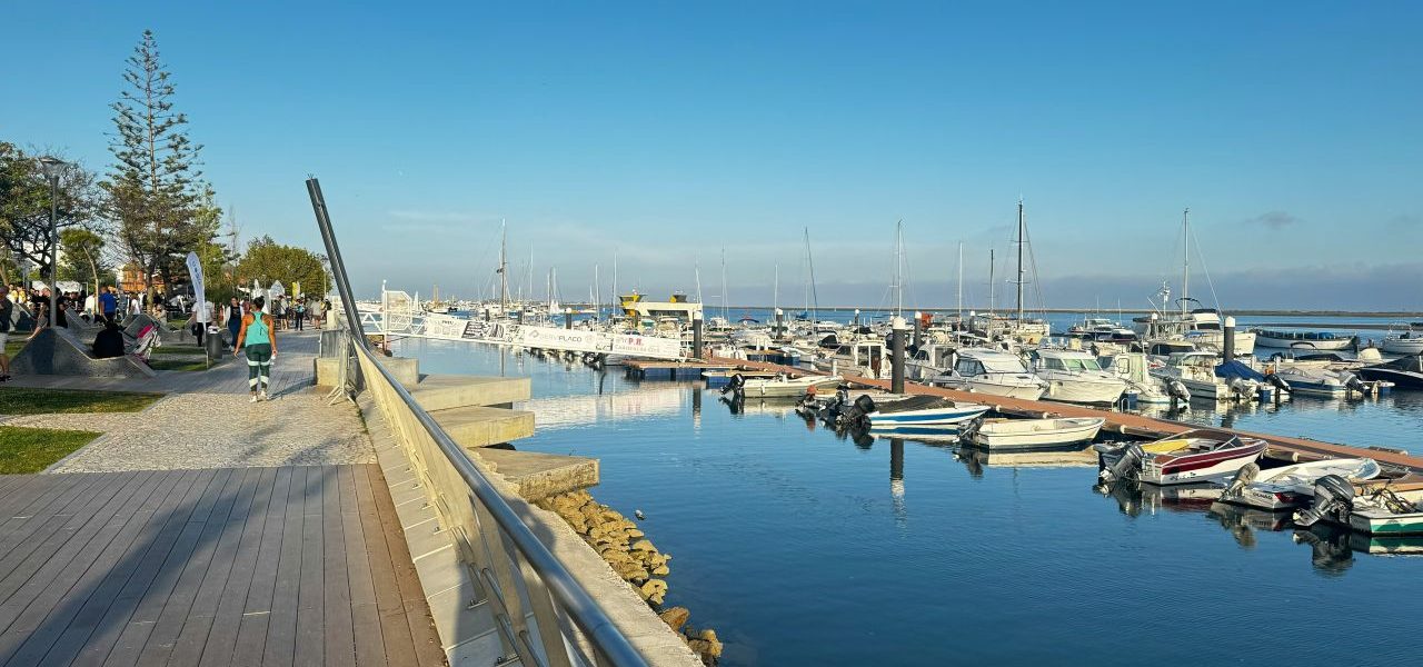 Olhão Hafen und Promenade