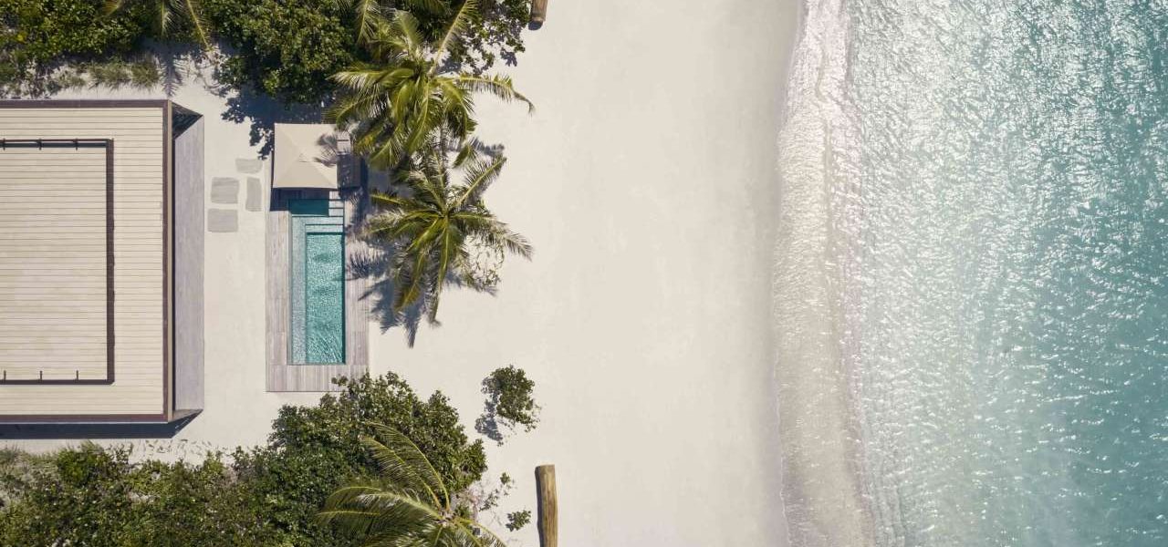 Patina Maldives Strandvilla mit Pool