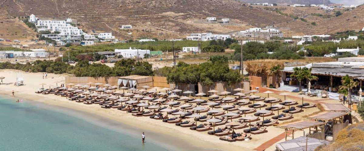 Strand von Kalo Livadi auf Mykonos