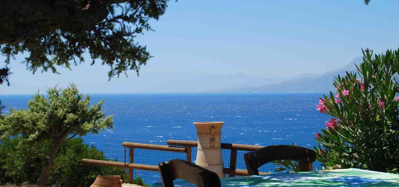 Taverne auf Kreta mit Meerblick