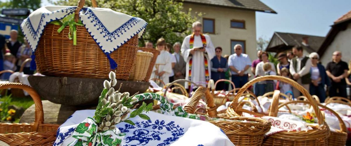 Traditionelle Fleischweihe in Kärnten zu Ostern