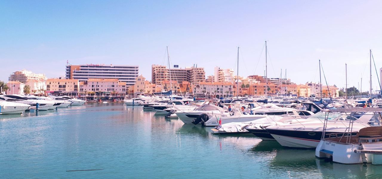 Vilamoura Yachten im Yachthafen